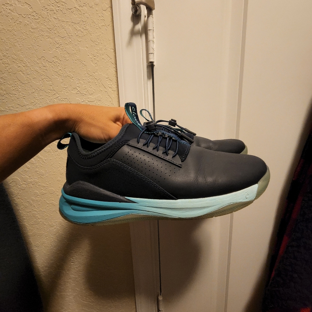 Clove shoes